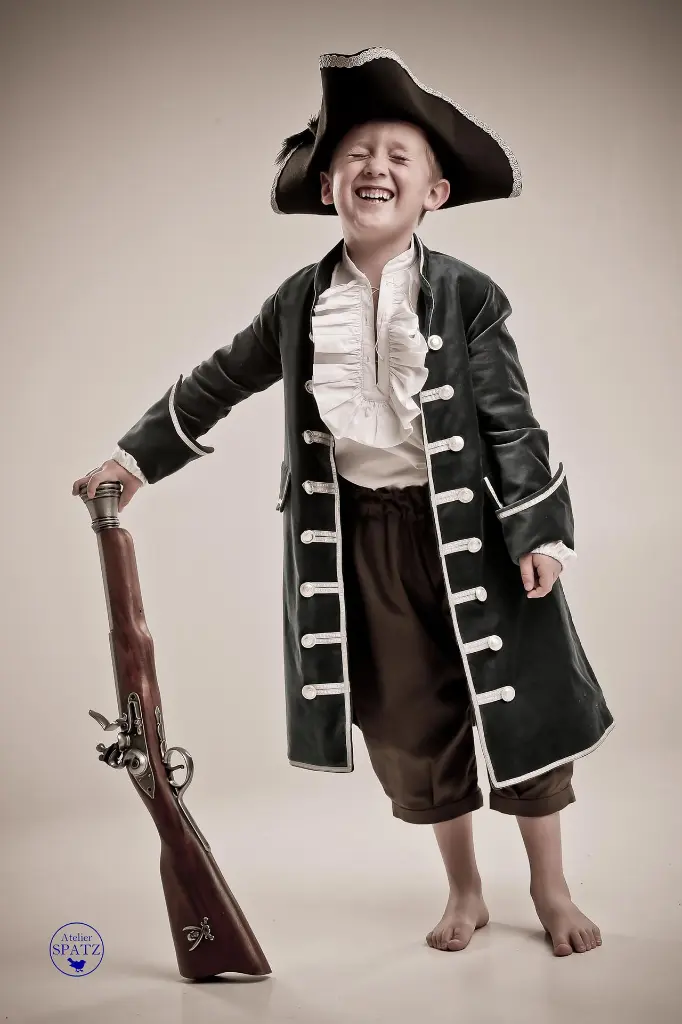 Atelier Spatz Pirate Coat-09.webp