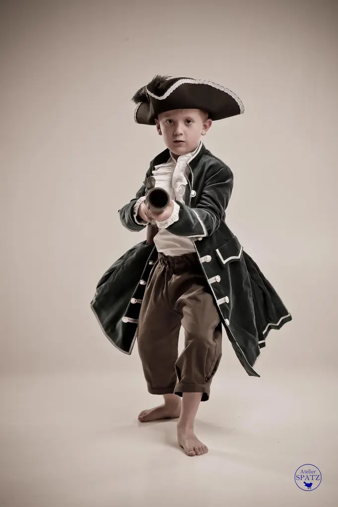 Atelier Spatz Pirate Coat-08.webp