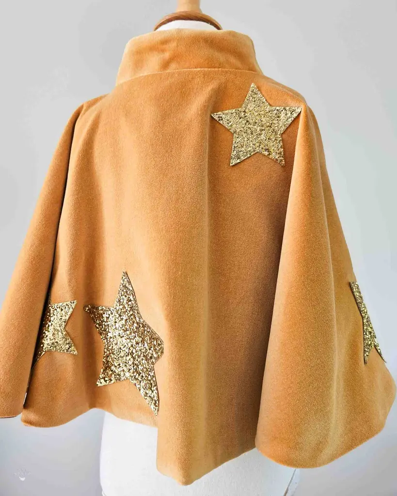 Atelier Spatz Star Capelet-4.webp