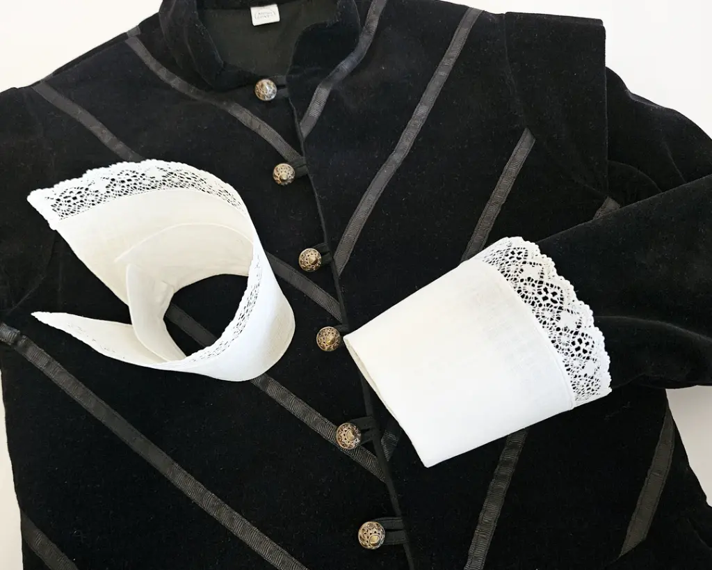 Atelier Spatz Starched Historical Cuffs-6.webp