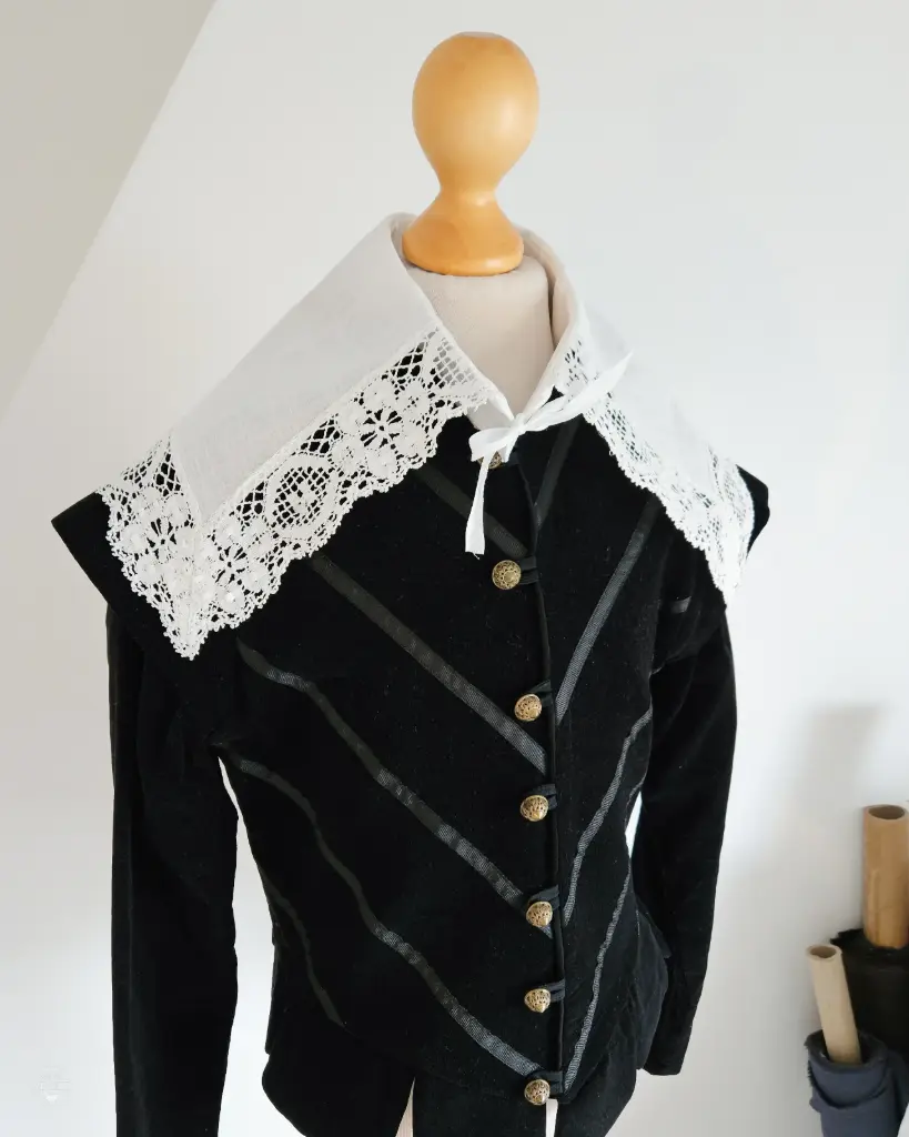 Falling Band Historical Lace Collar (kids collar)